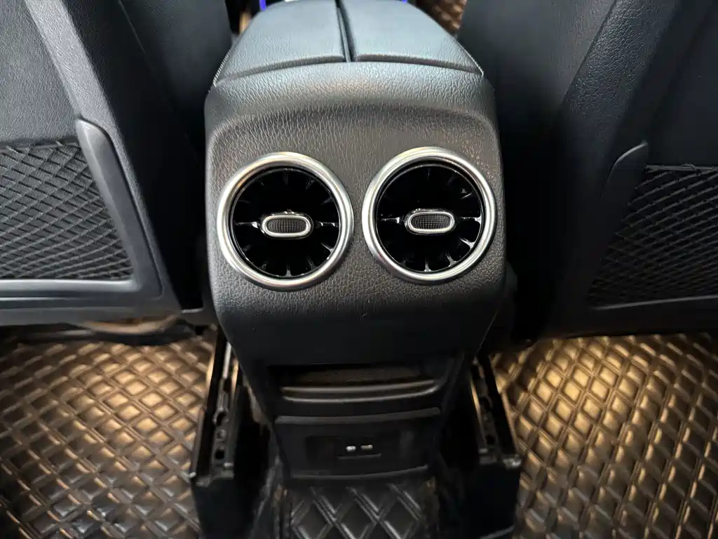 Mercedes-Benz GLA — миниатюра 21
