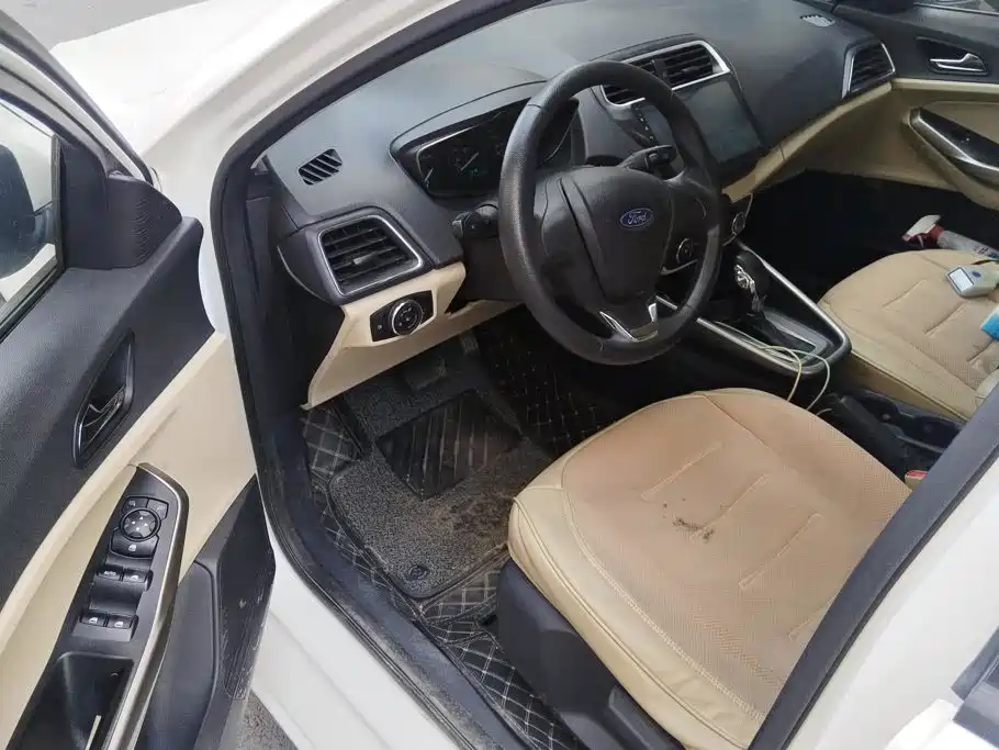 Ford Escort — миниатюра 9