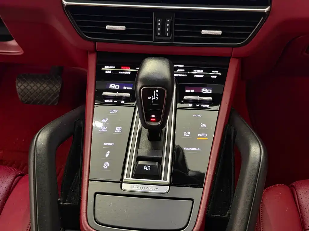 Porsche Cayenne — миниатюра 16