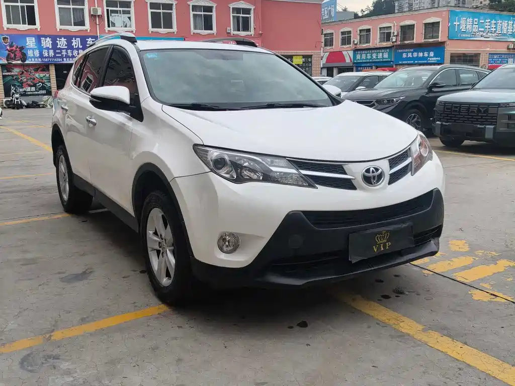 Toyota RAV4 — миниатюра 3
