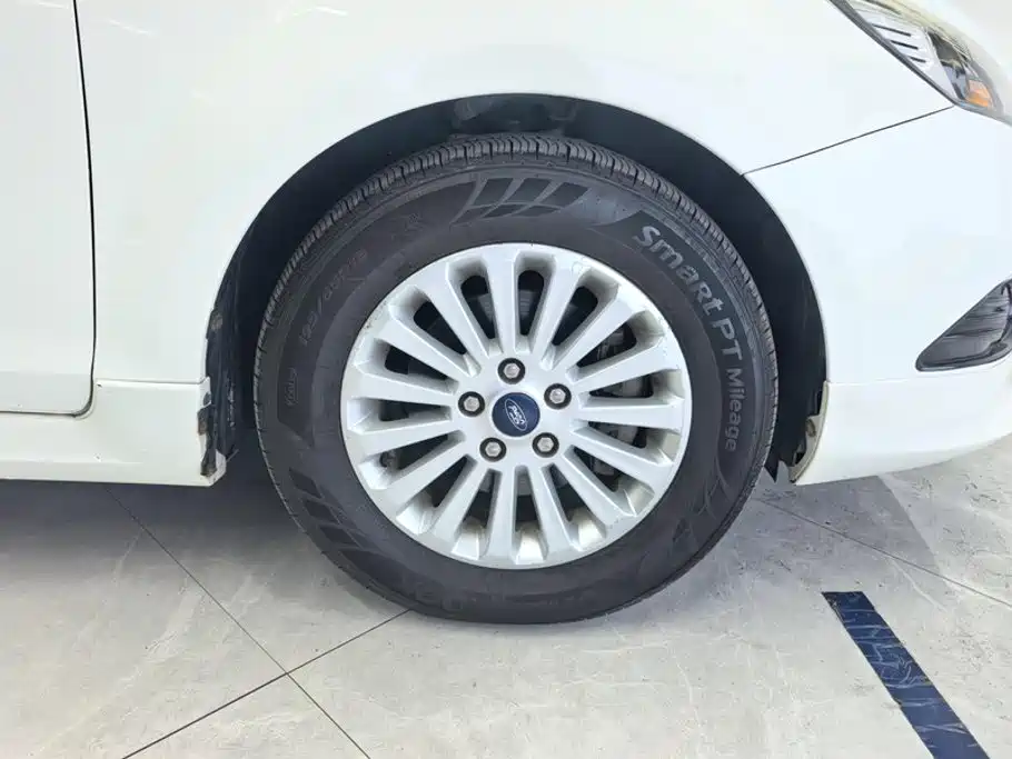 Ford Focus — миниатюра 6