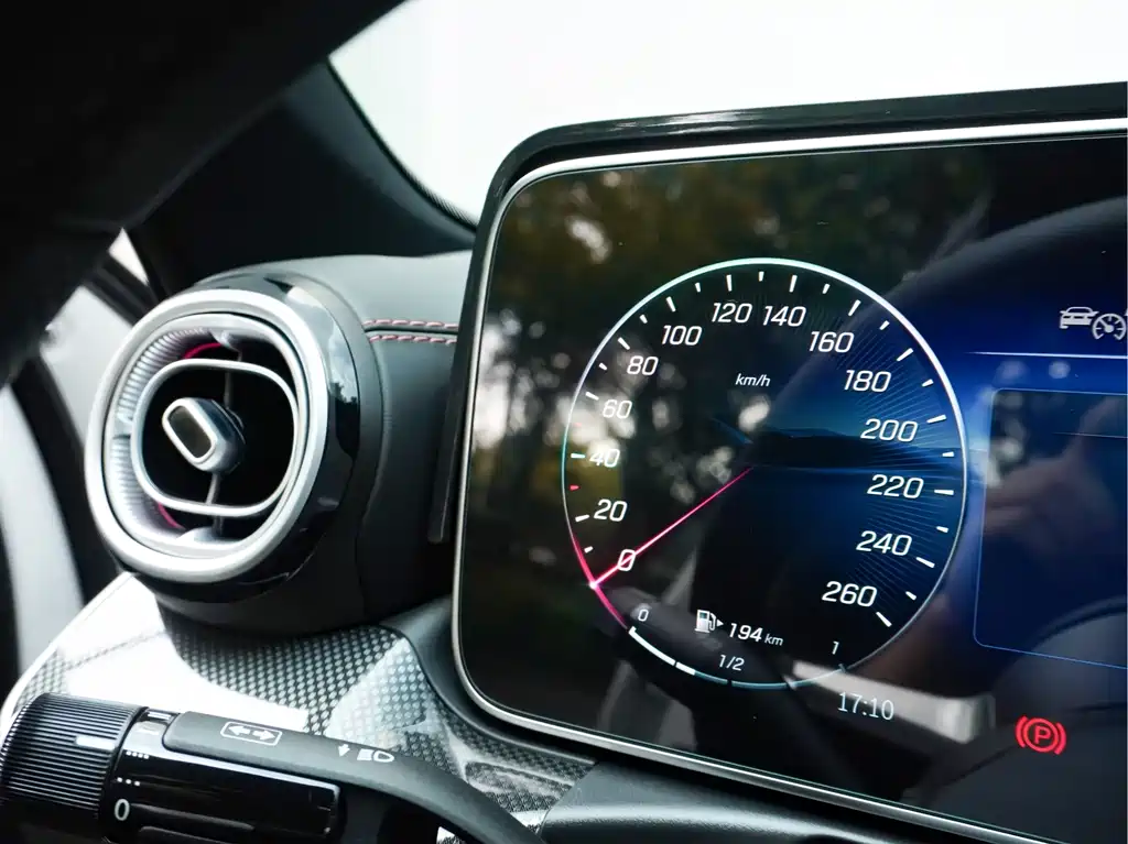 Mercedes-Benz C-Class — миниатюра 17