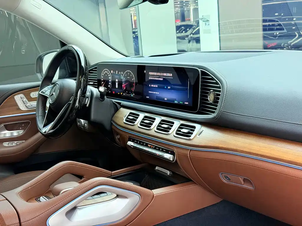Mercedes-Benz GLS — миниатюра 7