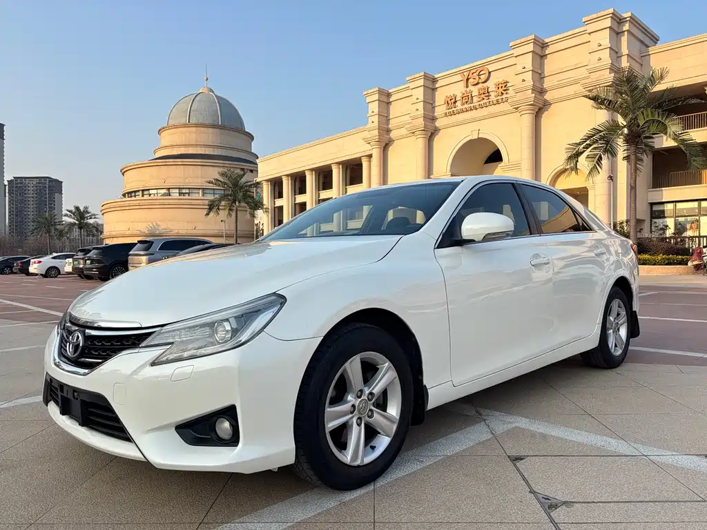 Toyota Reiz 2015