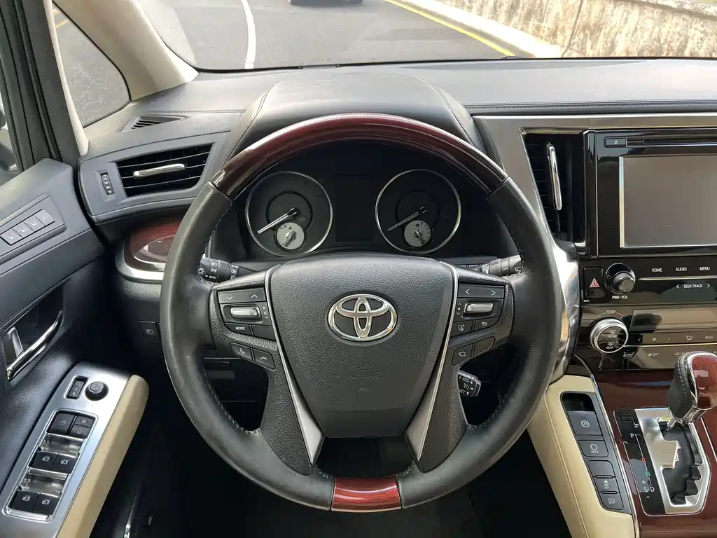 TOYOTA ELFA