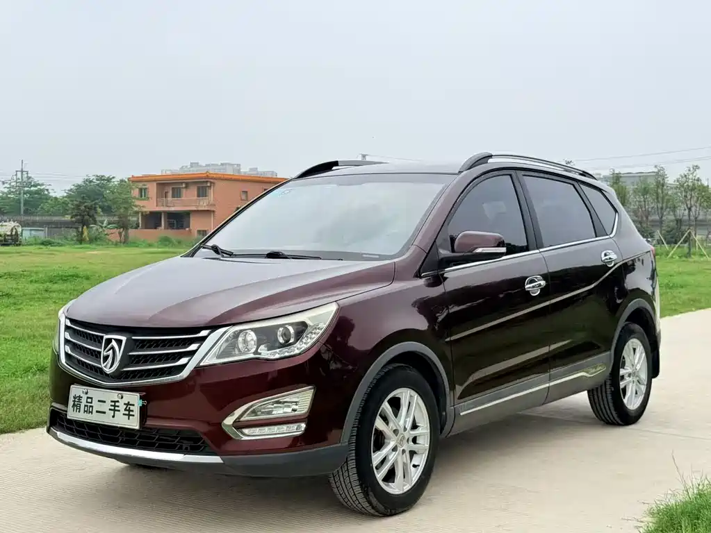 Купить Baojun 560
