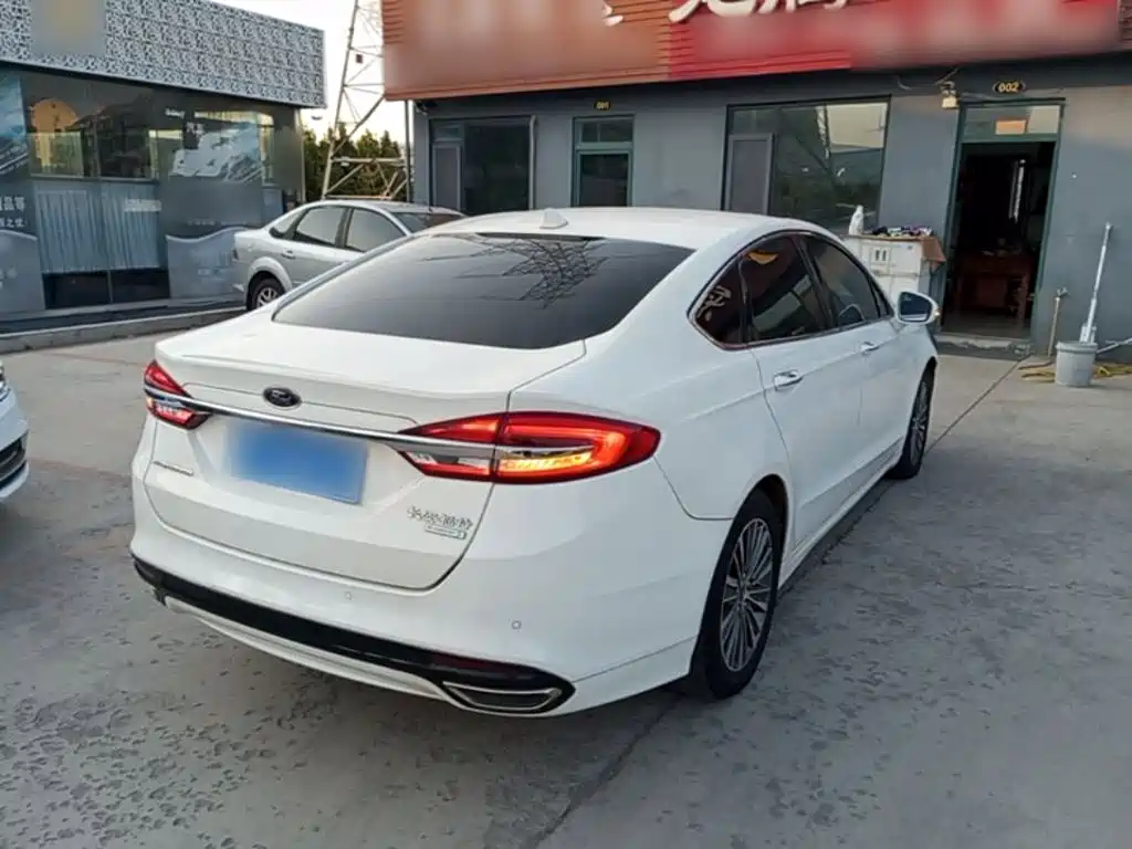 Ford Mondeo — миниатюра 7