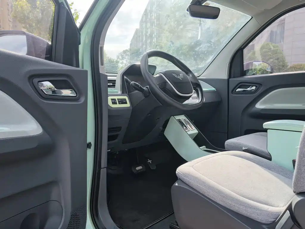 Wuling MINIEV — миниатюра 10