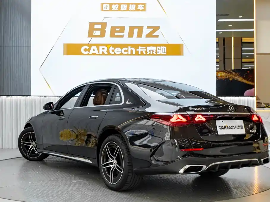 Mercedes-Benz E-Class — миниатюра 6
