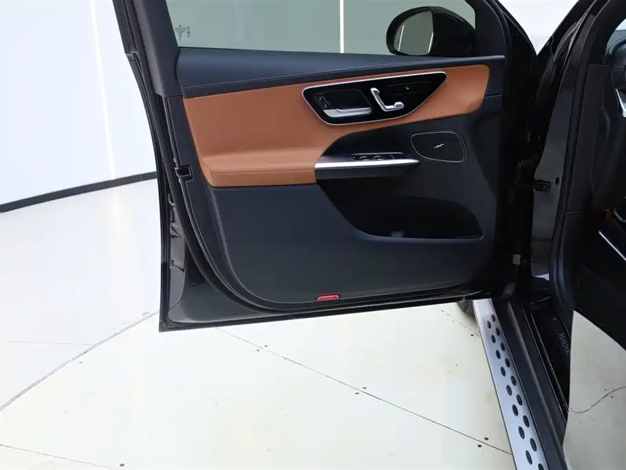 Mercedes-Benz GLC 2025 GLC 260 L 4MATIC