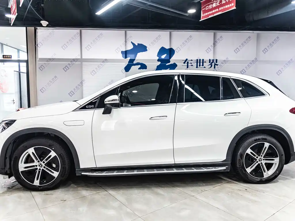MERCEDES-BENZ EQE SUV