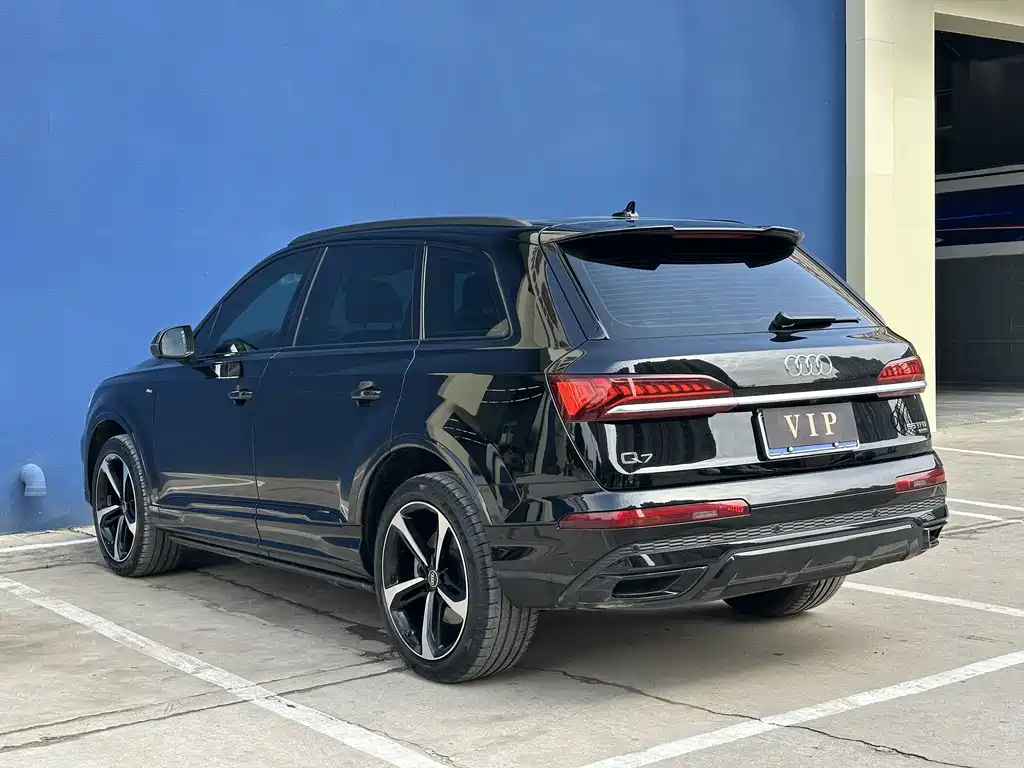 Audi Q7 — миниатюра 9