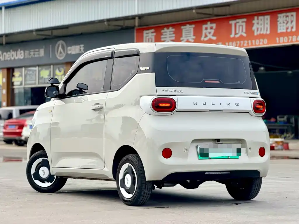 Wuling MINIEV — миниатюра 4
