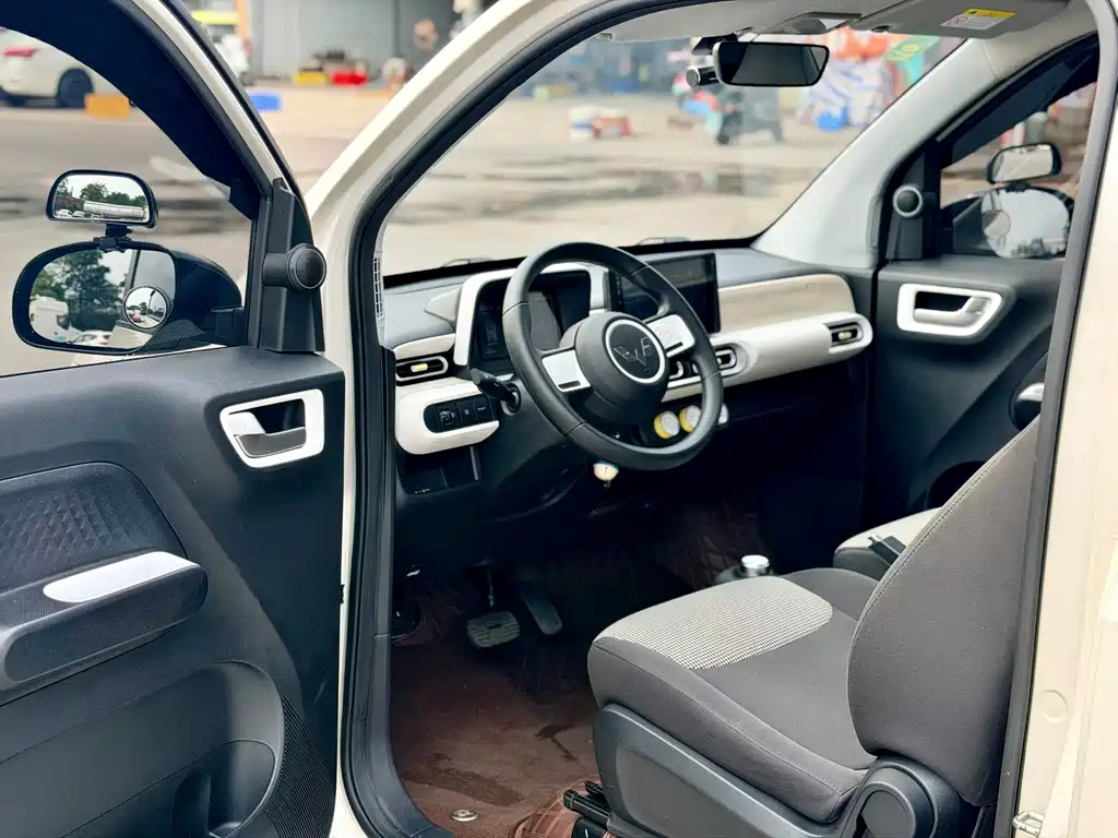 Wuling MINIEV — миниатюра 7