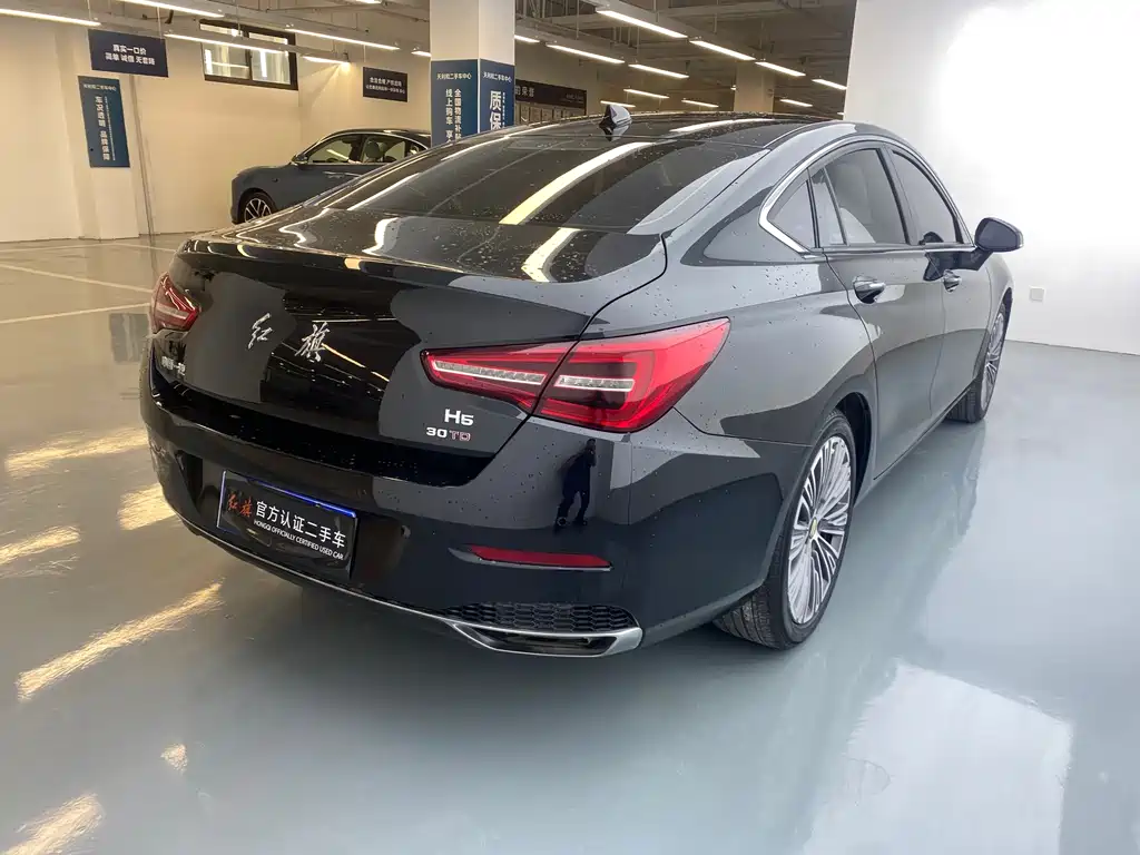 Hongqi Hongqi H5 — миниатюра 17