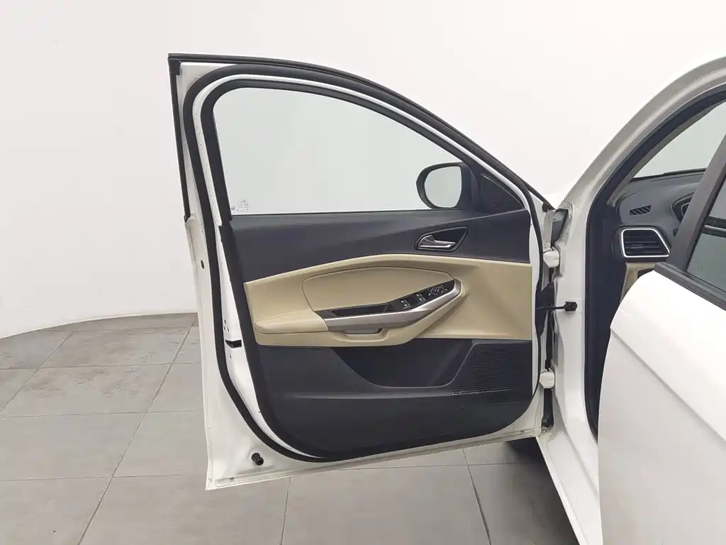Ford Escort 2015 1.5L AT Comfort