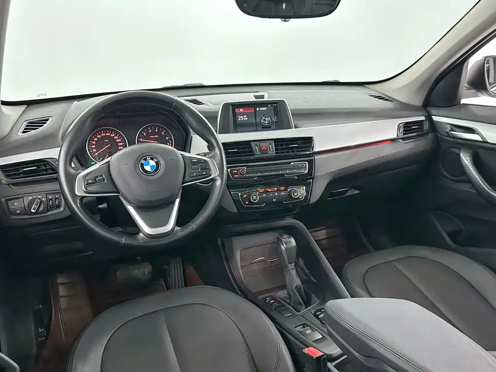 BMW X1 — миниатюра 10