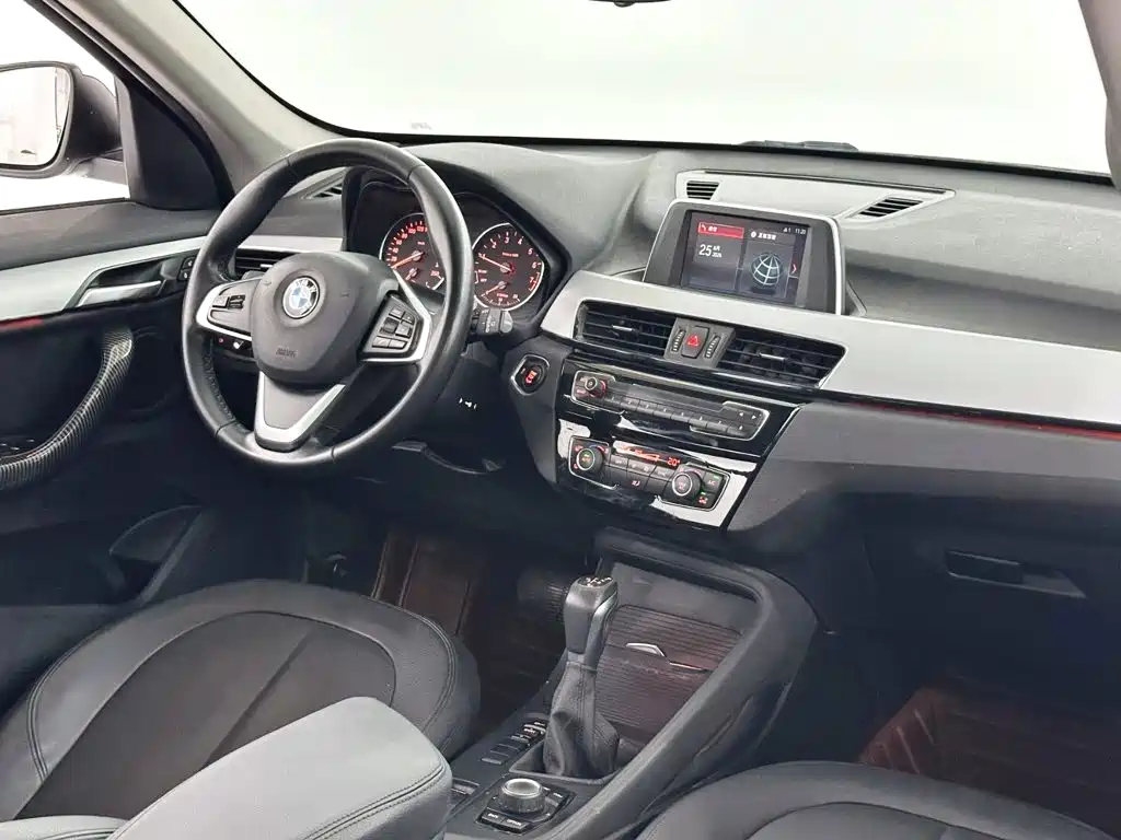BMW X1 — миниатюра 12
