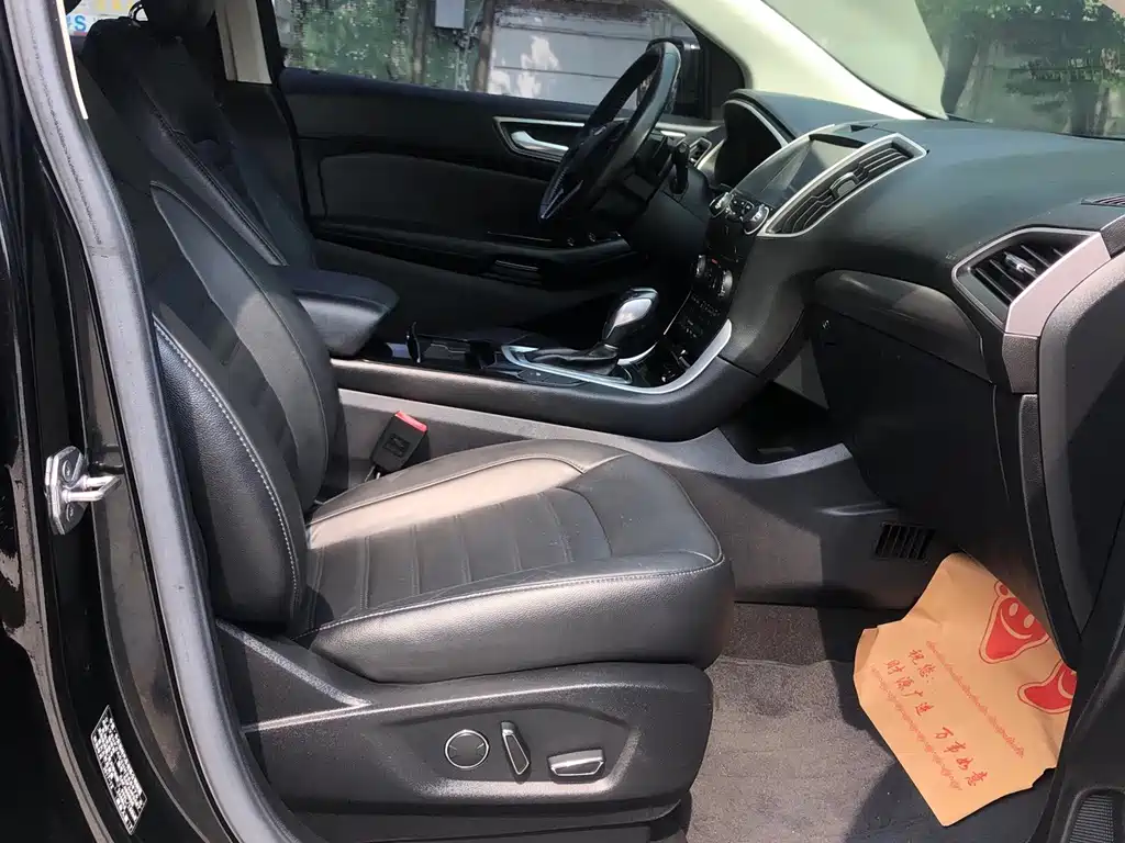 Ford Edge — миниатюра 9