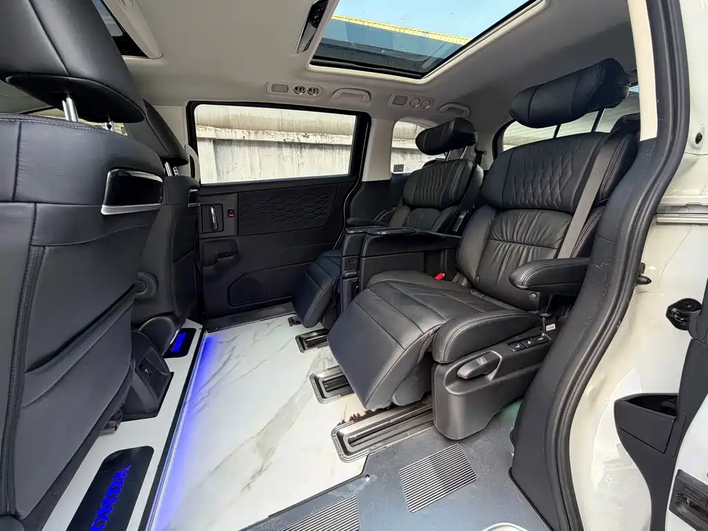 Honda Elysion — миниатюра 6