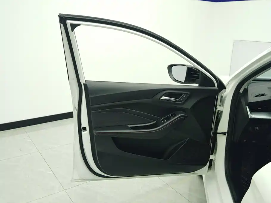 MG MG5 — миниатюра 7