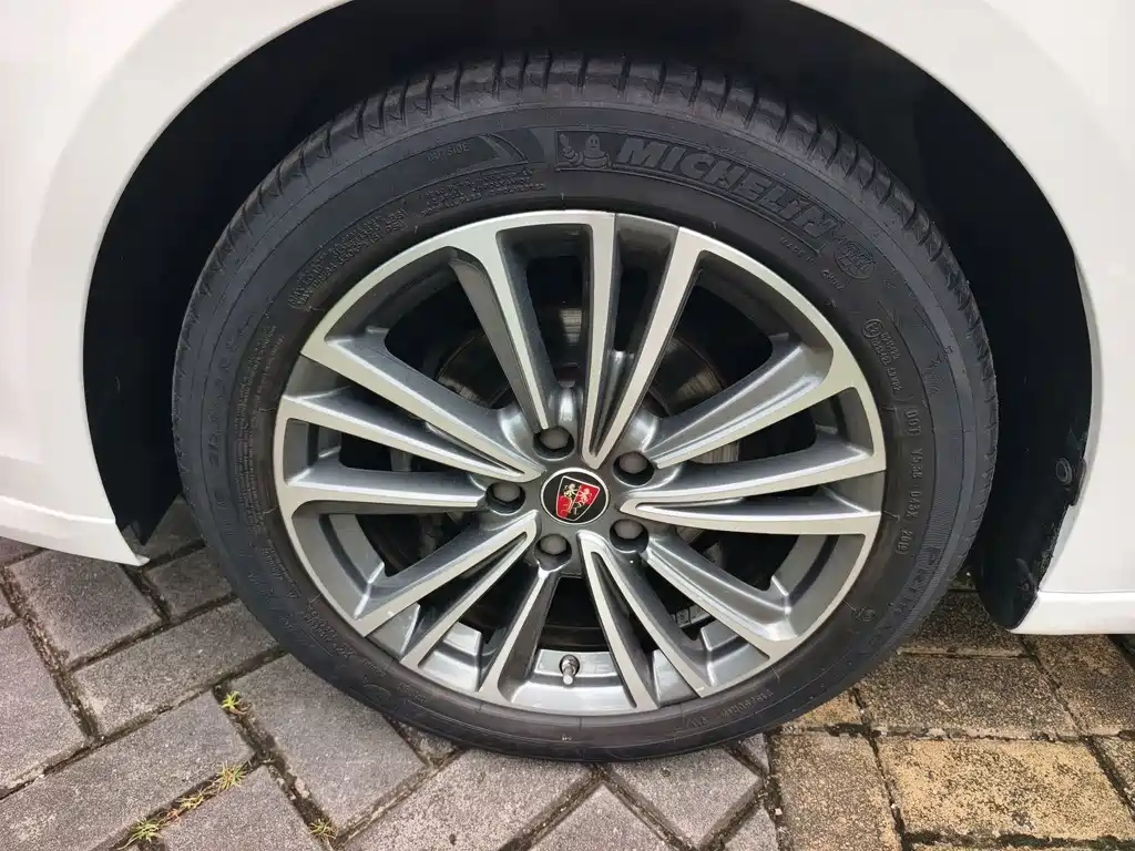 Roewe Roewe i6 Classic — миниатюра 14