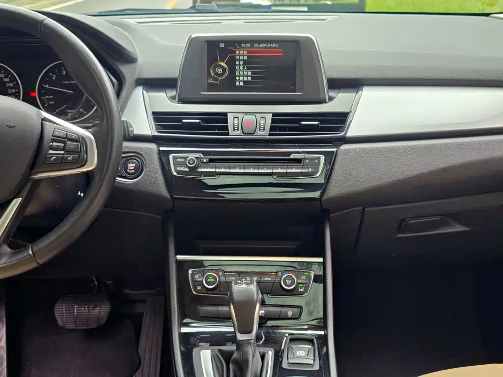 BMW 2 Series Active Tourer — миниатюра 18