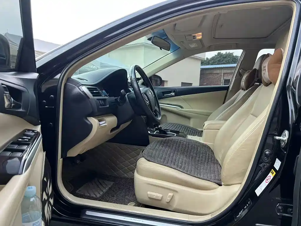 Toyota Camry — миниатюра 7