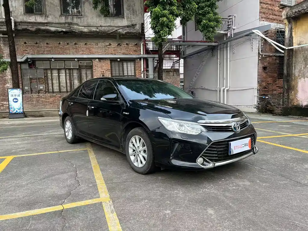 Toyota Camry — миниатюра 3