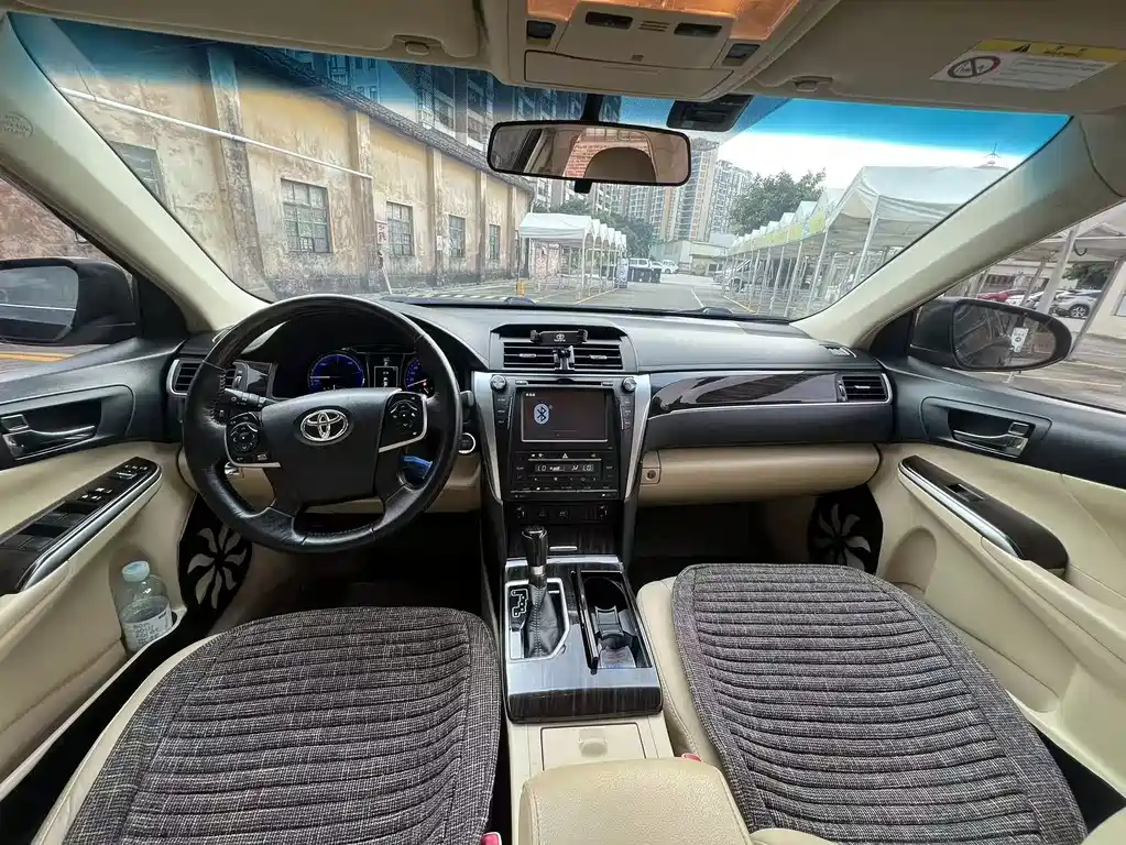 Toyota Camry — миниатюра 10