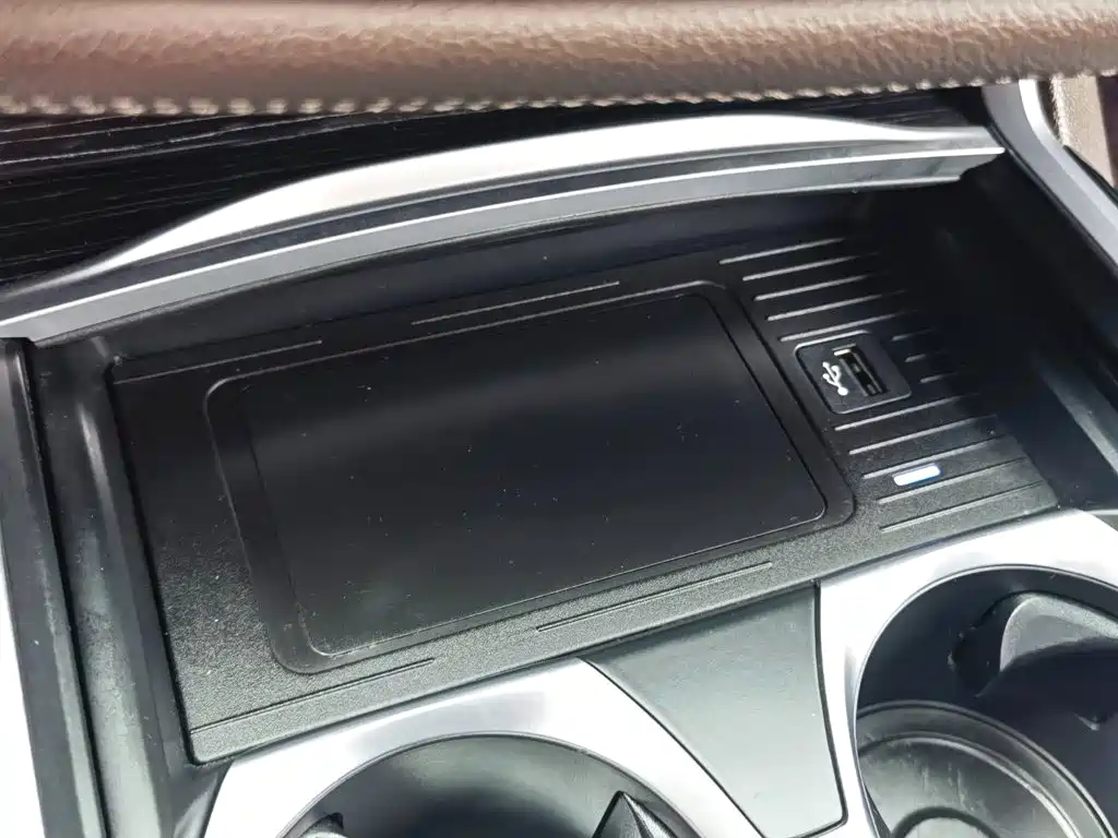 BMW 7 Series — миниатюра 21