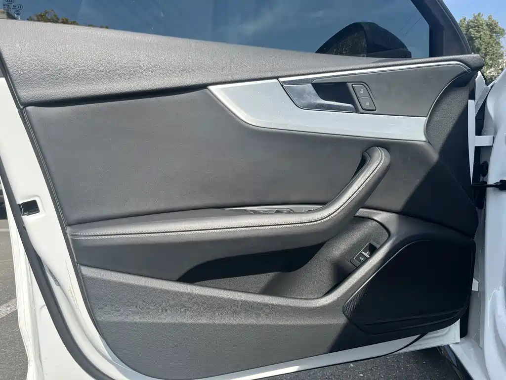 Audi A4L — миниатюра 10