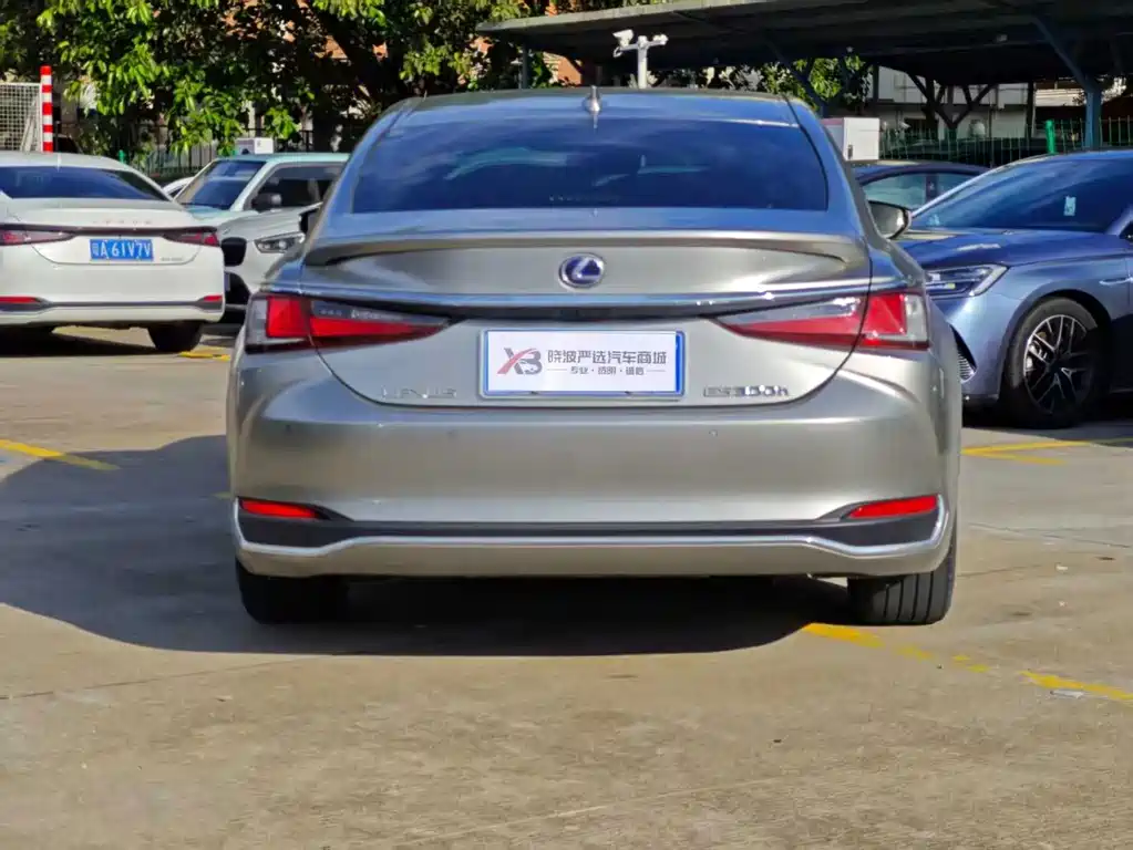 Lexus ES — миниатюра 3