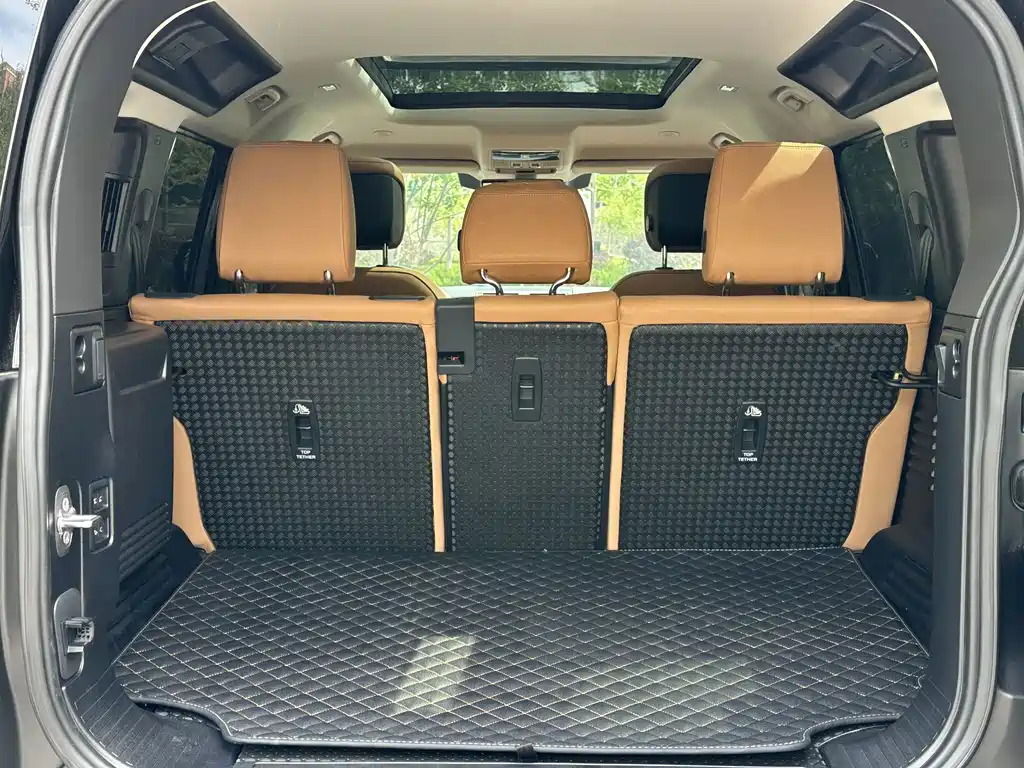 Land Rover Defender — миниатюра 12