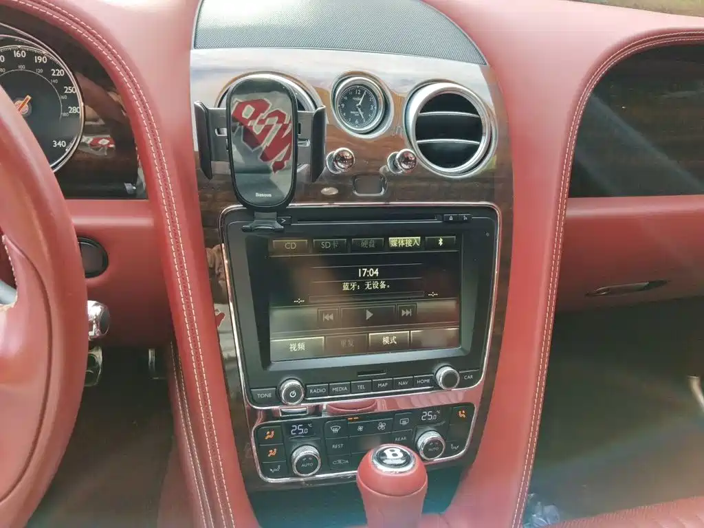 Bentley Flying Spur — миниатюра 6