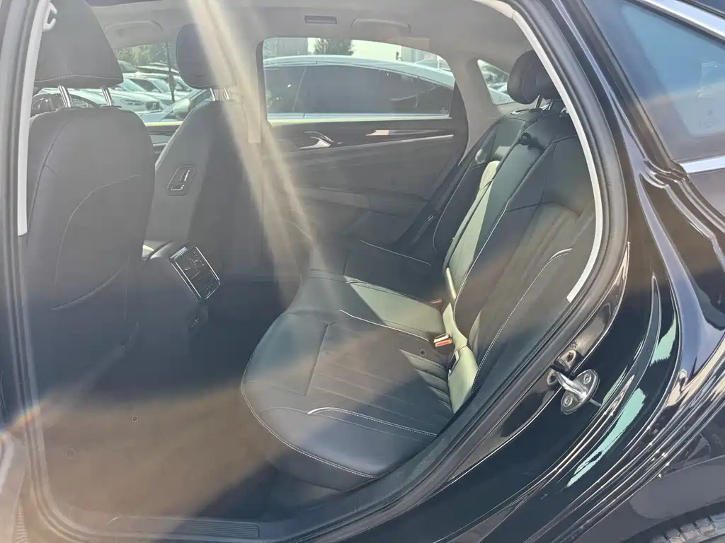 Volkswagen Passat — миниатюра 11