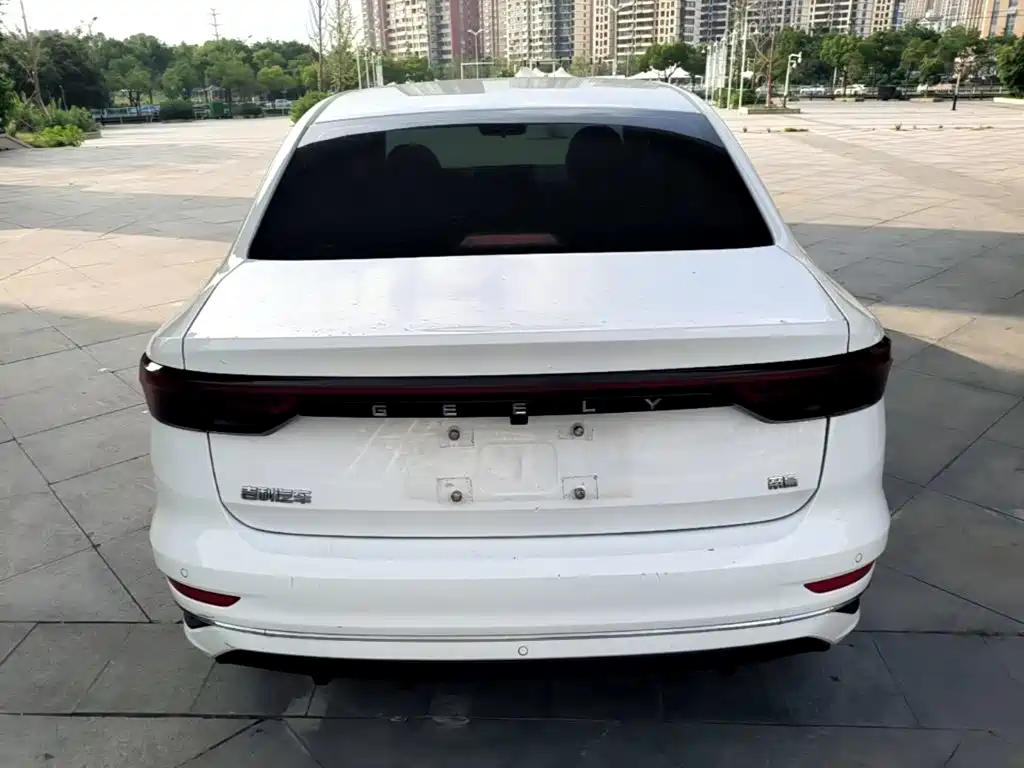 Geely Emgrand — миниатюра 6
