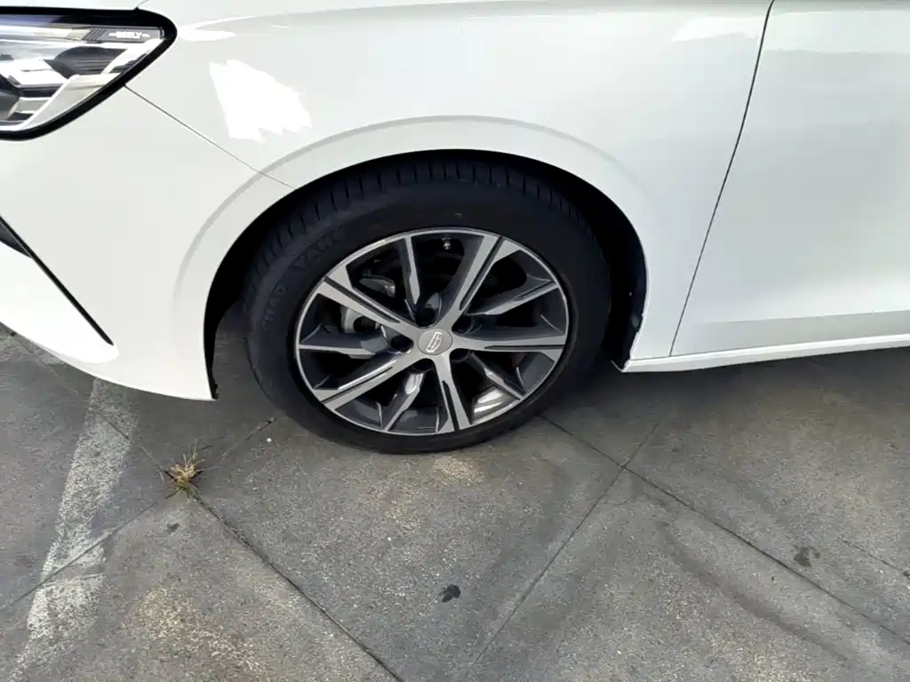 Geely Emgrand — миниатюра 23