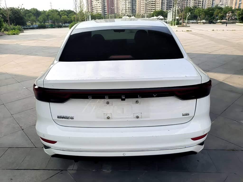 Geely Emgrand 1.5 л 2024 г. Белый, пробег 24800 км