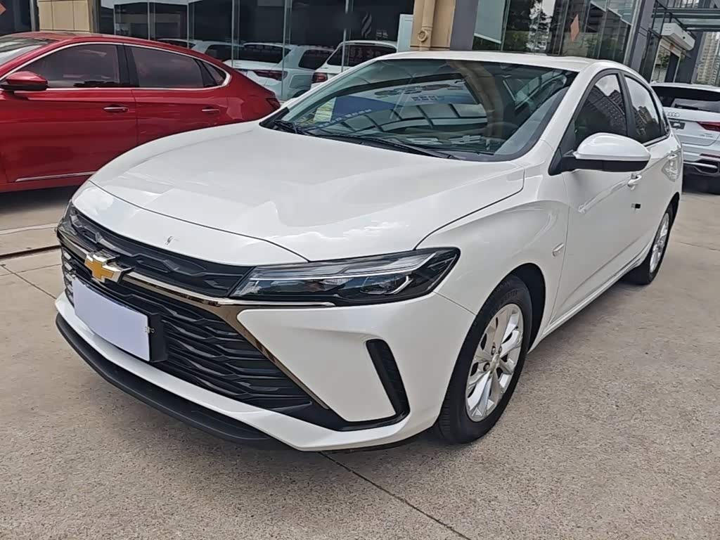 Chevrolet Monza 1.5 л 2025 г. Белый, пробег 7600 км