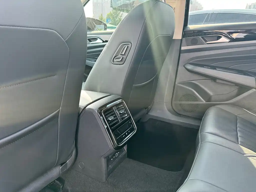 Volkswagen Passat — миниатюра 12