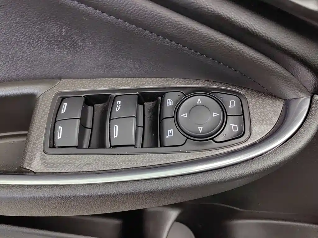 Chevrolet Malibu XL — миниатюра 9