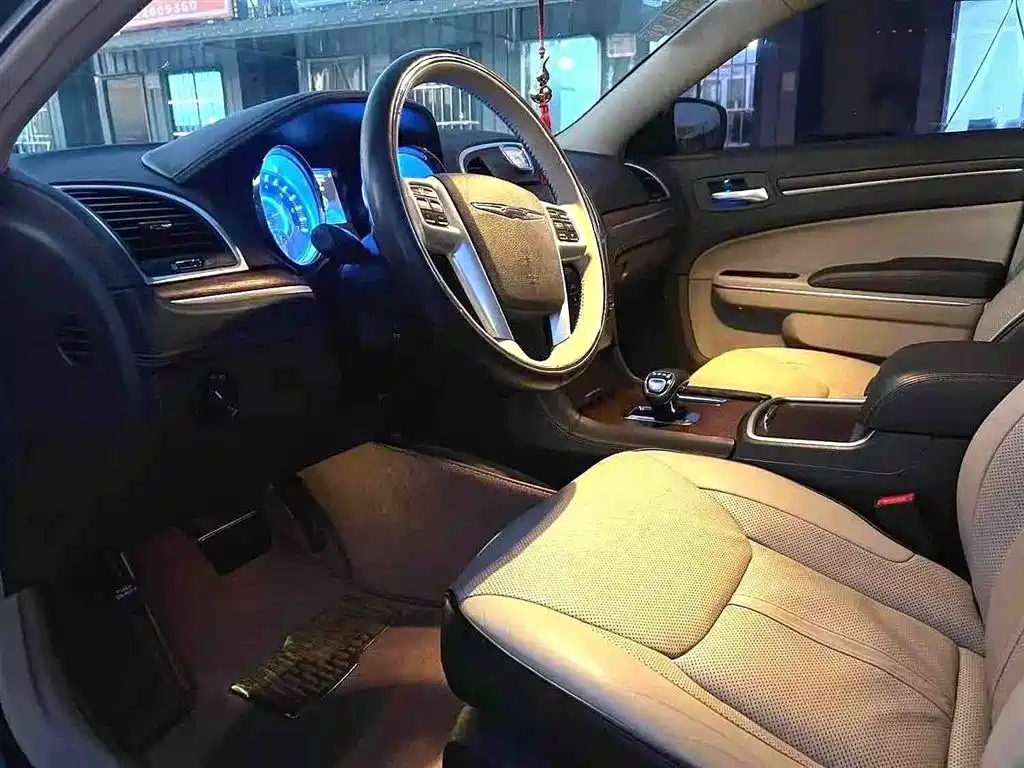 Chrysler 300C 2014 3.0L