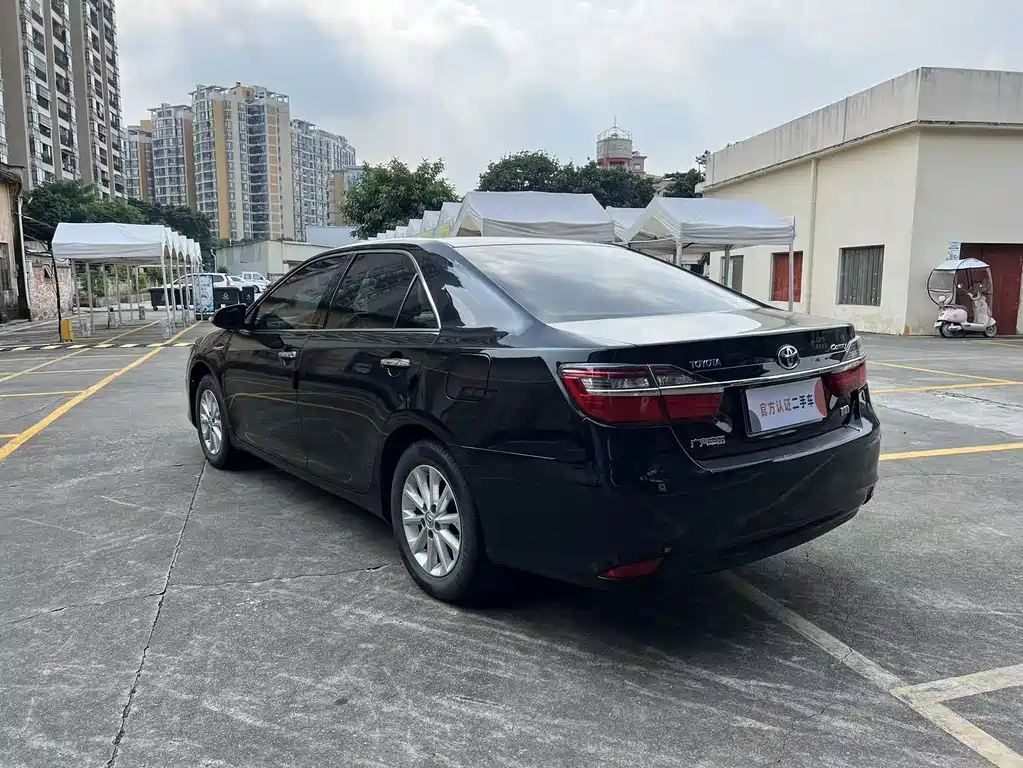 Toyota Camry — миниатюра 4