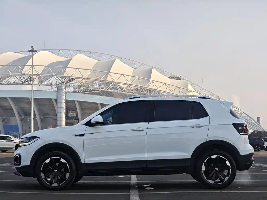 VOLKSWAGEN EXPLORING THE SHADOW