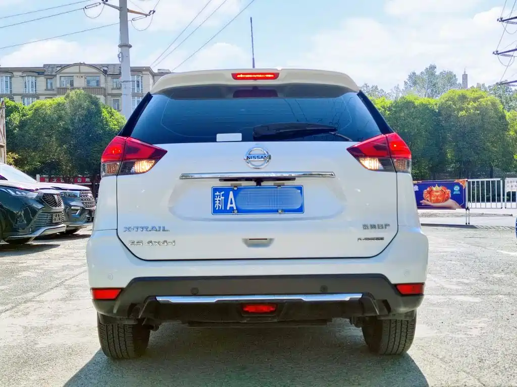 Nissan X-Trail — миниатюра 5