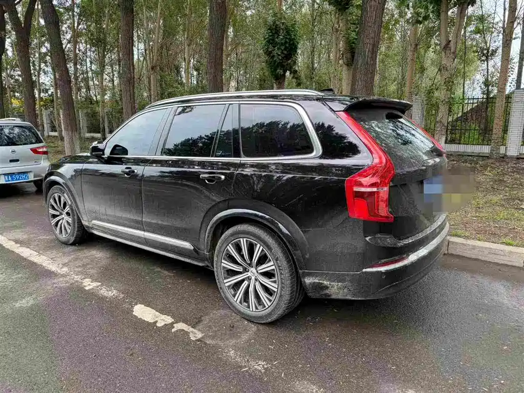 Volvo XC90 2023 B6 Luxury 7 мест