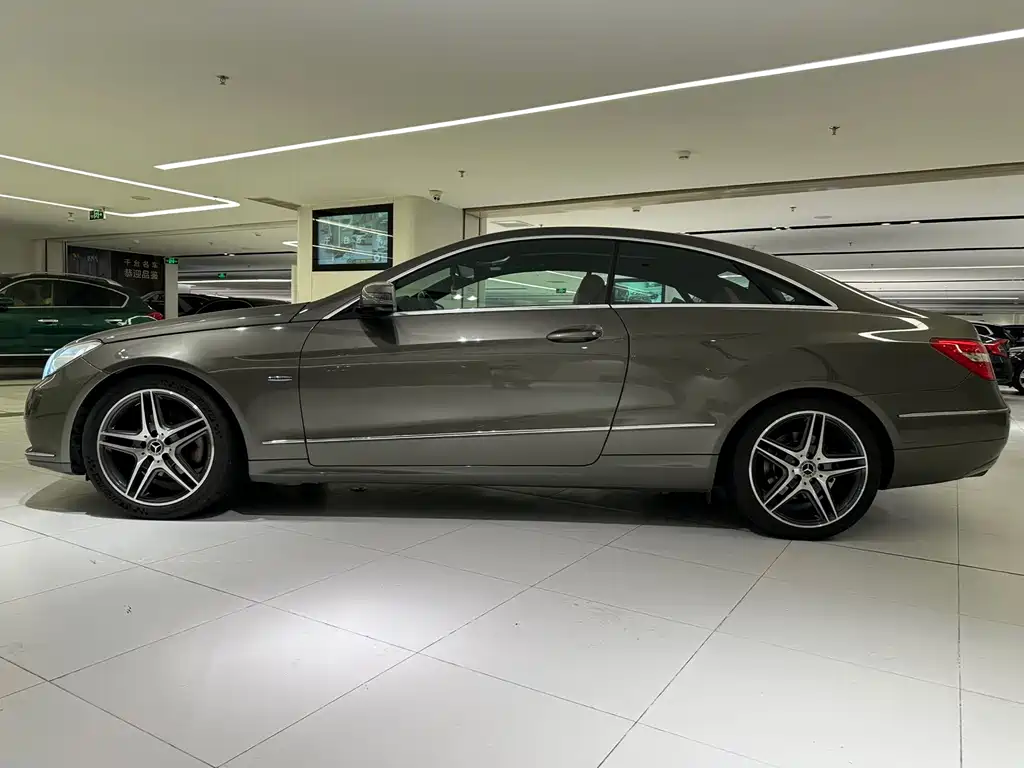 Mercedes-Benz E-Class (Import) — миниатюра 2