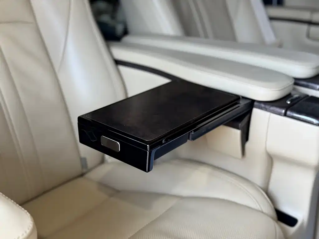 Toyota Alphard — миниатюра 21