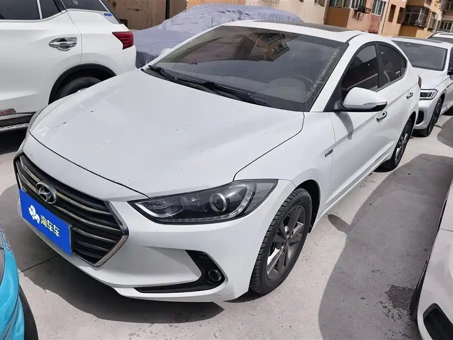 Купить Hyundai Elantra